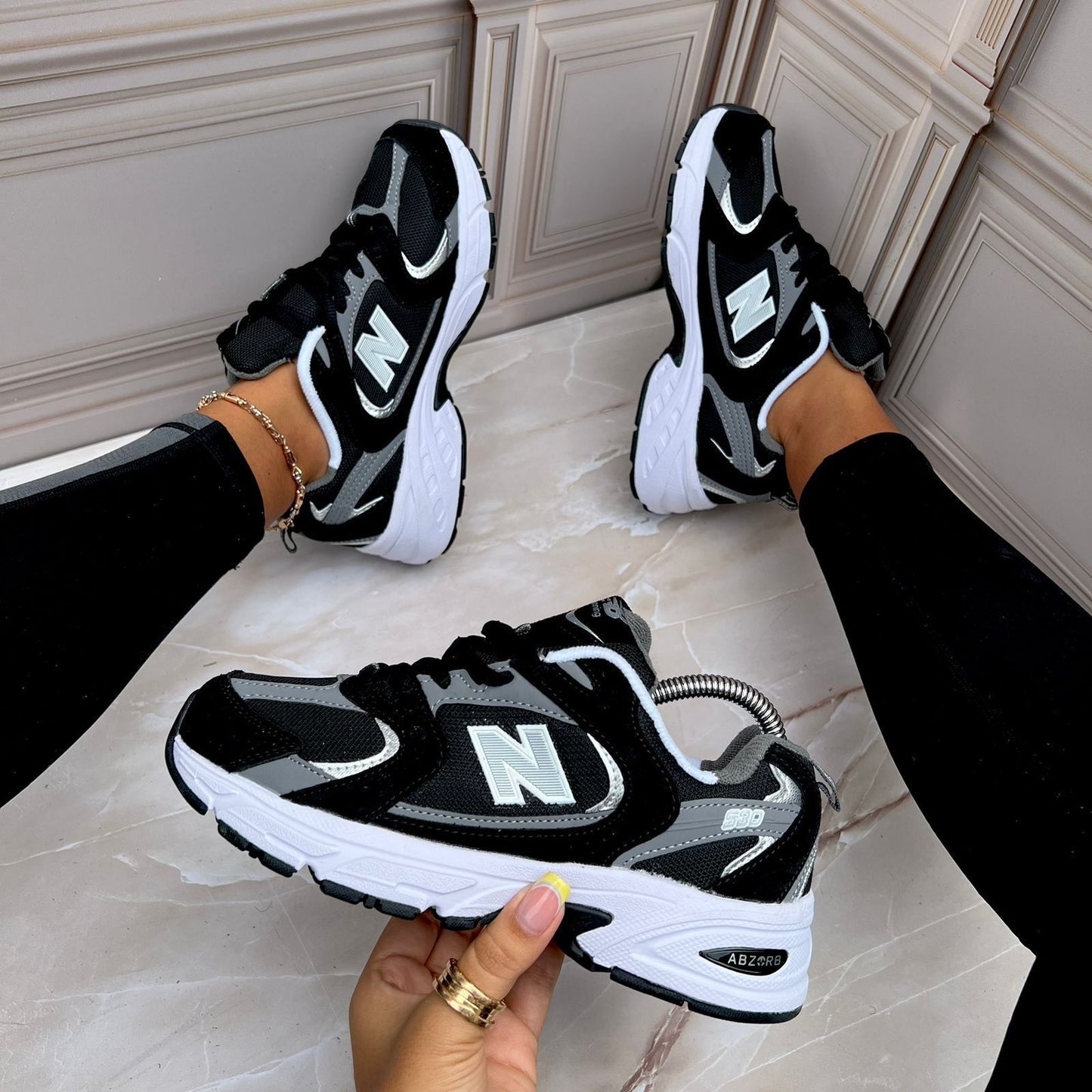 New Balance 530 (Negro-Blanco)