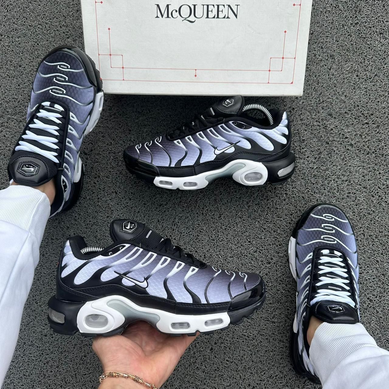 Nike Air Max Plus TN (Negro-Gris degradado)
